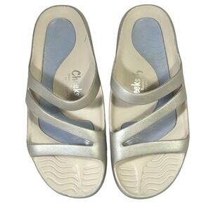 Tony‎ Little Cheeks footbed Women's Silver Slide Sandals measures 10.5"- size 10